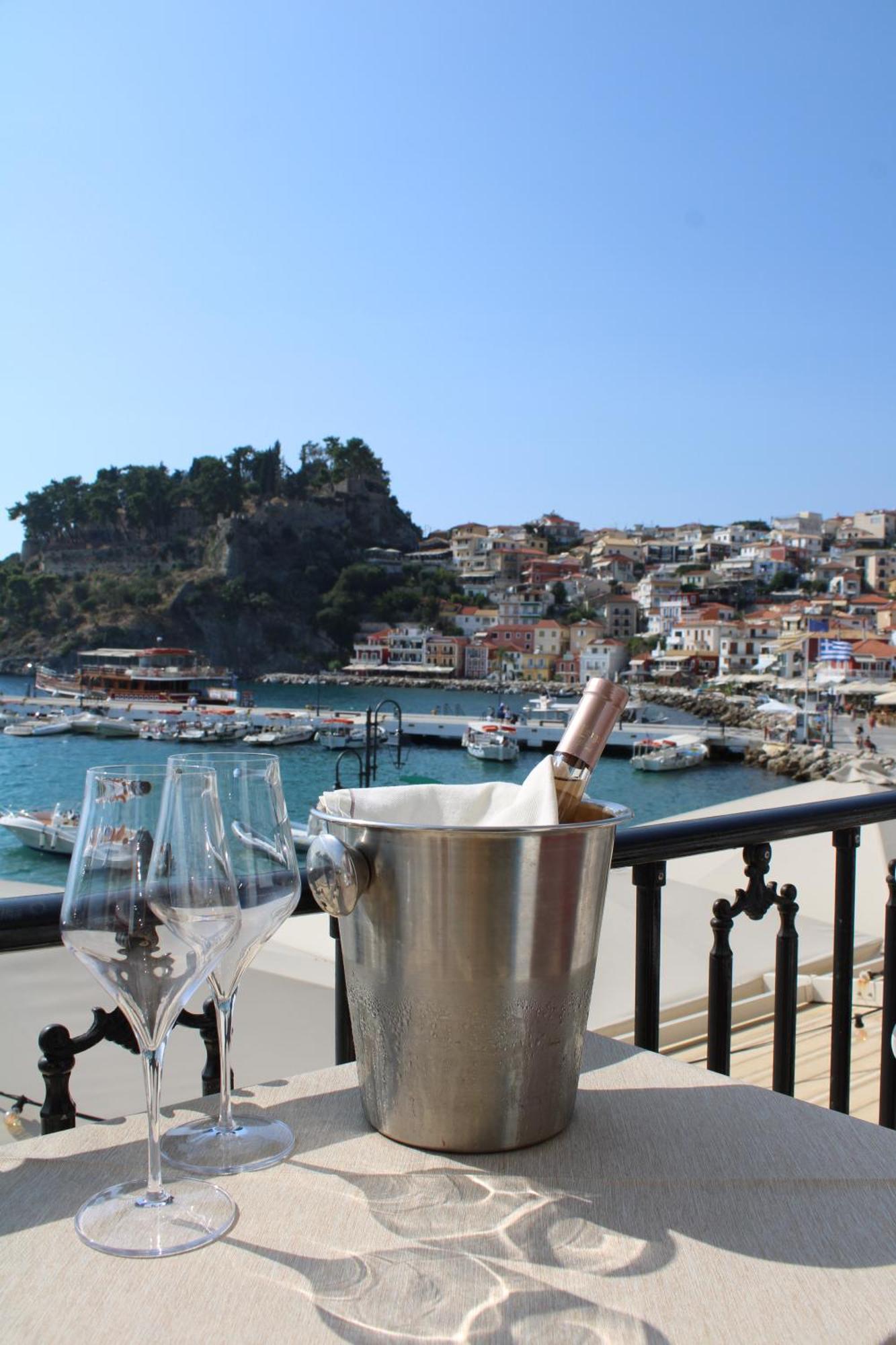 Hotel Paralia Stoudios Parga Exterior foto